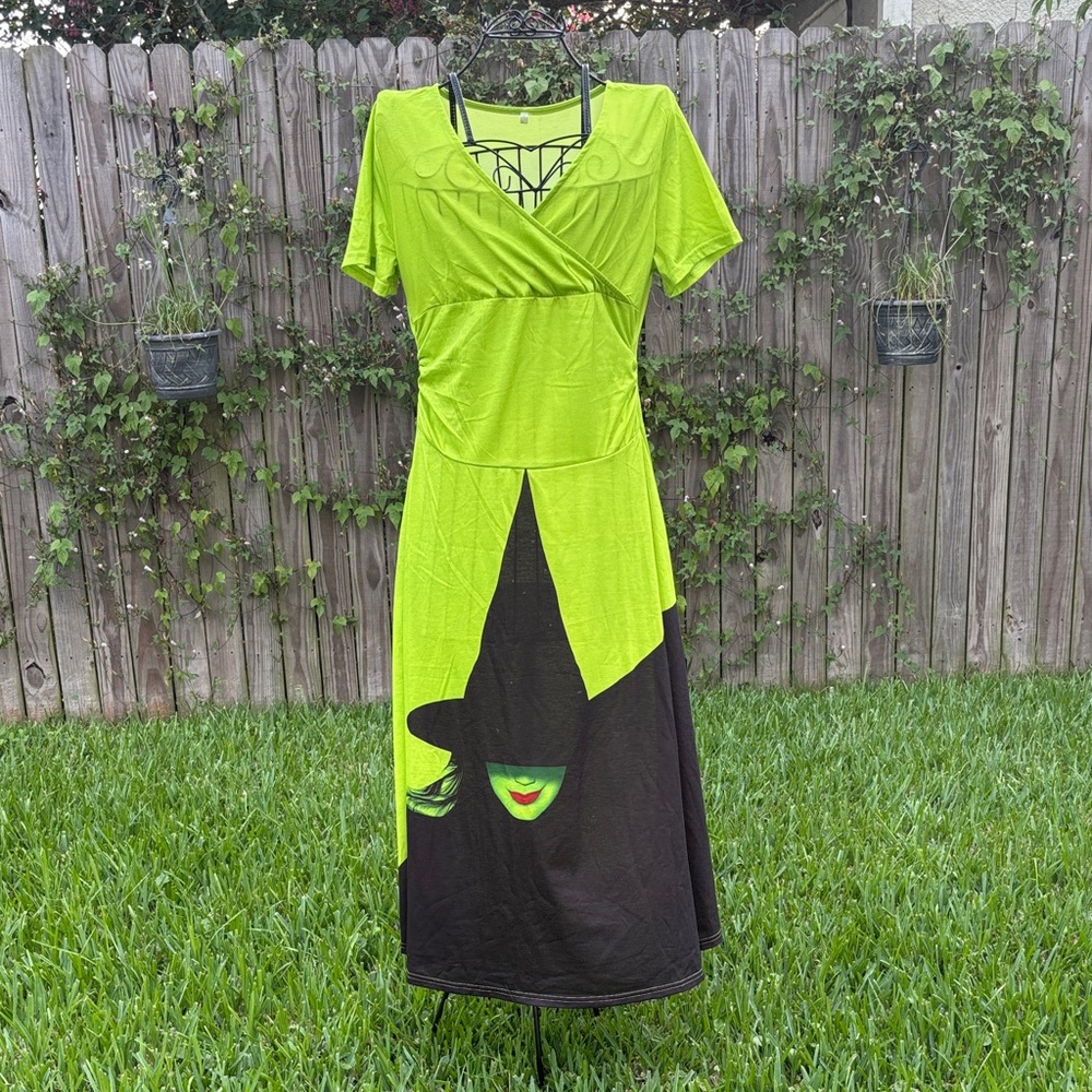 ***NWOT*** Wicked Witch Elphaba Casual Dress